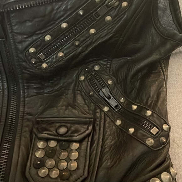 True Religion Vintage  Fabulous softest   Studded Leather vestSZ Med runs Small - Picture 5 of 16